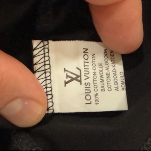 Louis Vuitton Black Tee with Gold Sequin Detail - Picture 6 of 6